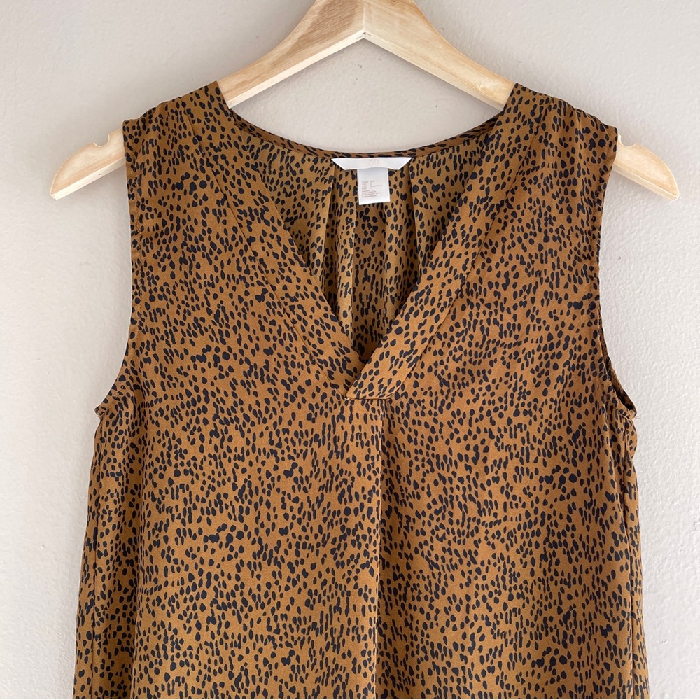 H&M Womens Animal Print Sleeveless V Neck Pleated Tunic Top